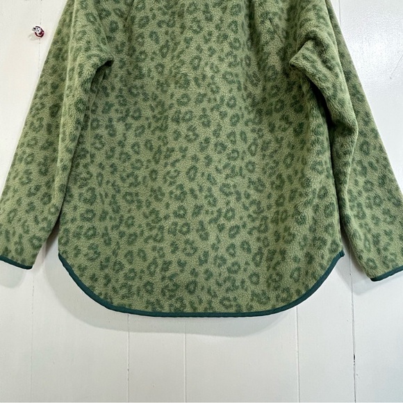 J.Crew J.Crew Cozy Green Animal Print Pullover Fleece Jacket Sweater Size Small. - Picture 7 of 12